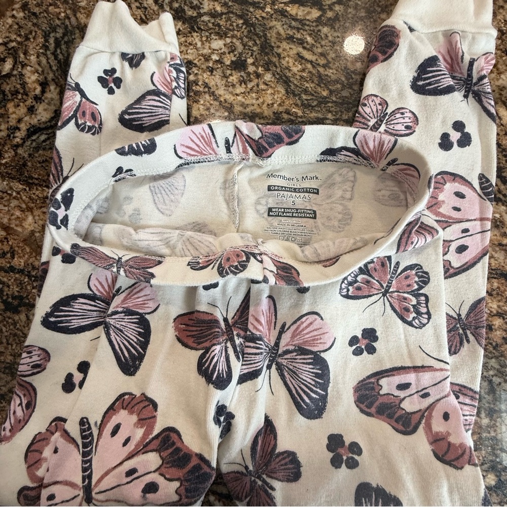 Butterfly Print Kids Pajama Set - Picture 3 of 3